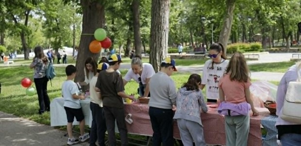 Τιμώντας την ημέρα της μητέρας στο Πάρκο Αλκαζάρ